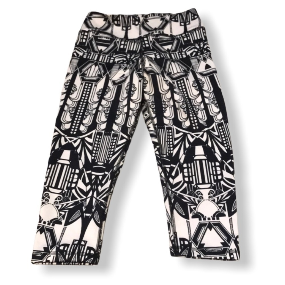 Nina B Roze Patterned Heart crops